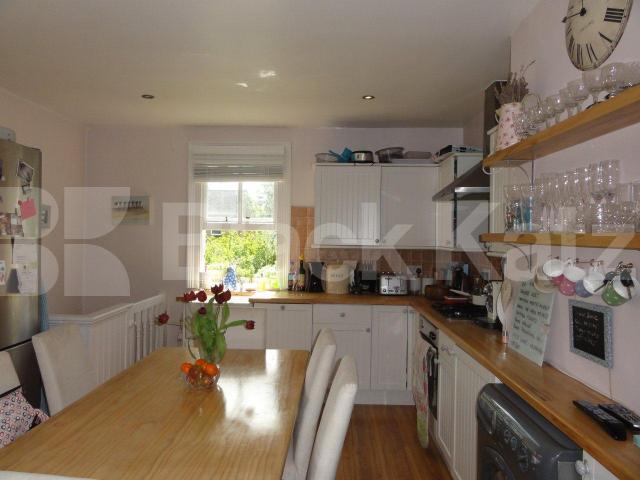 			LET , 3 Bedroom, 1 bath, 1 reception Apartment			 Dornton Road, Balham